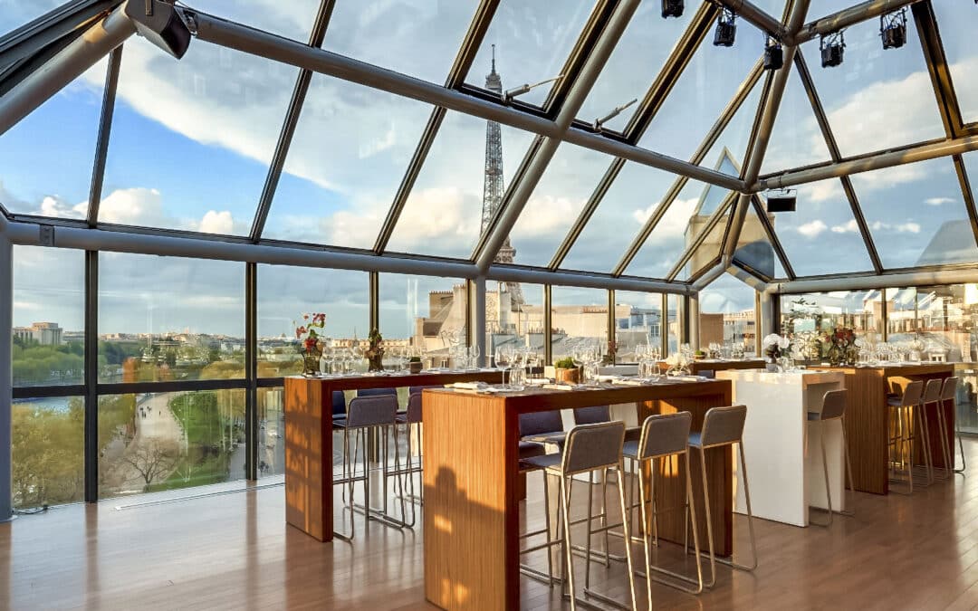 Rooftop Paris vue sur Tour Eiffel : pourquoi choisir ce cadre ?
